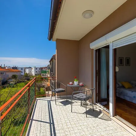 Christina * بولا