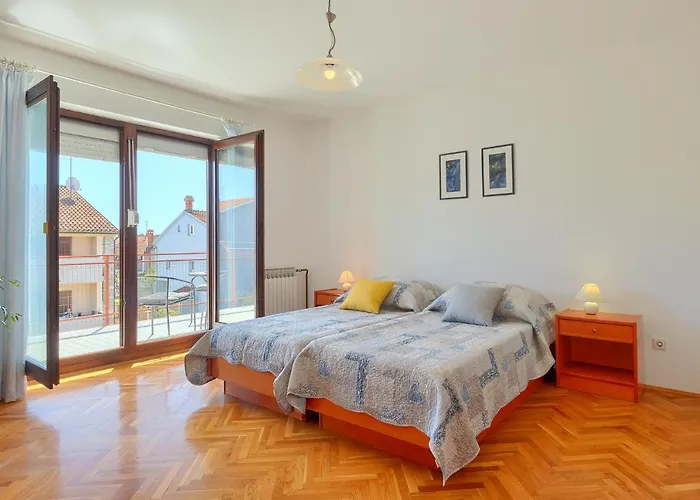 Christina Apartment *